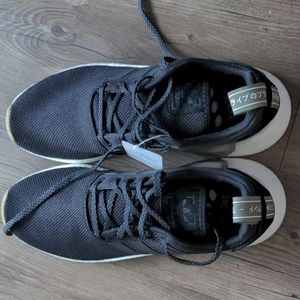 NWT Adidas Mens NMD R2 Runners Core Black, Size 11